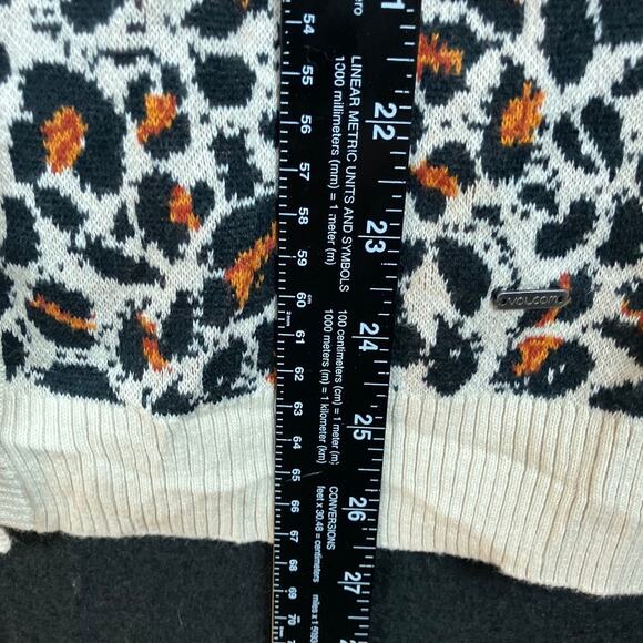 Volcom Womens Sweater Beige Leopard V Neck Button Front Cardigan Long Sleeve S - Picture 9 of 13